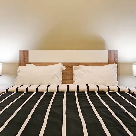 Hostel Seven Hills (adults Only)
