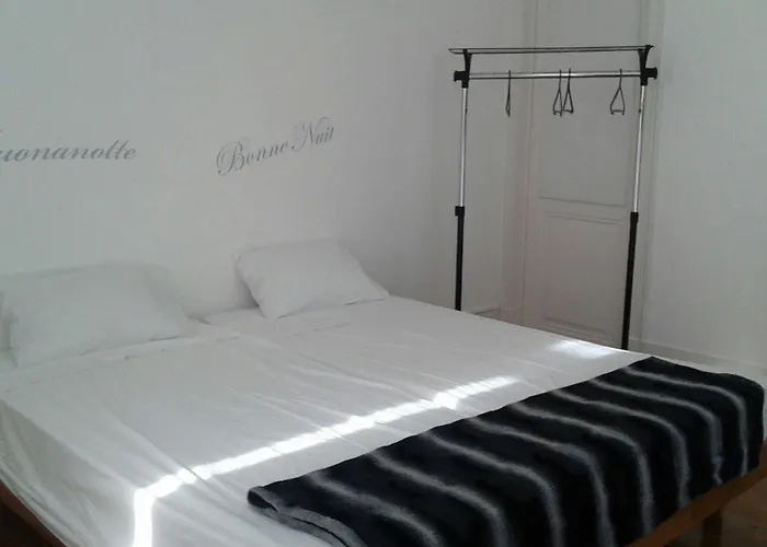 Hostel Seven Hills (adults Only)