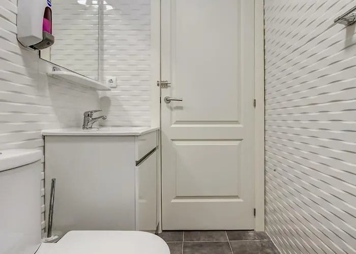 Seven Hills (adults Only) Hostel *