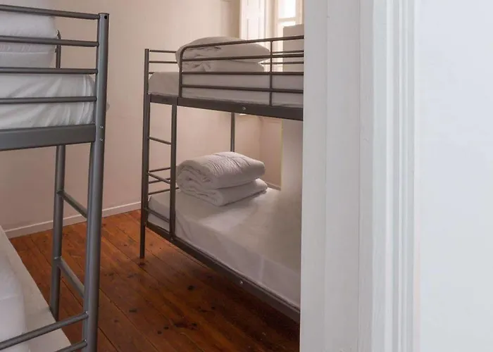 بيت شباب Seven Hills (adults Only) *