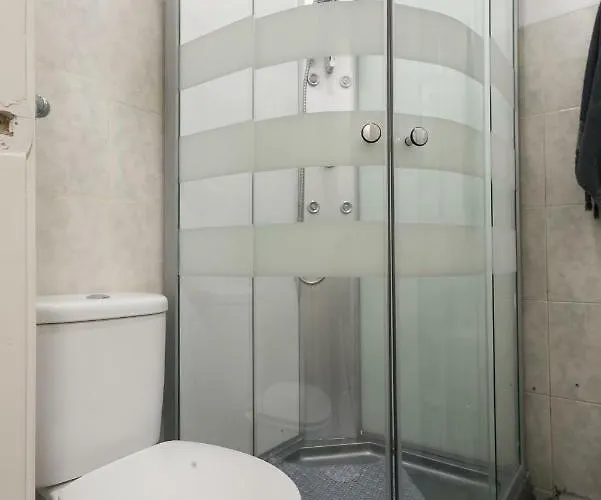 بيت شباب Seven Hills (adults Only) *